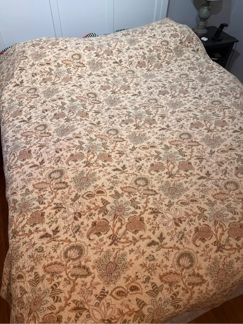 Reversible comforter tan floral and green stripe